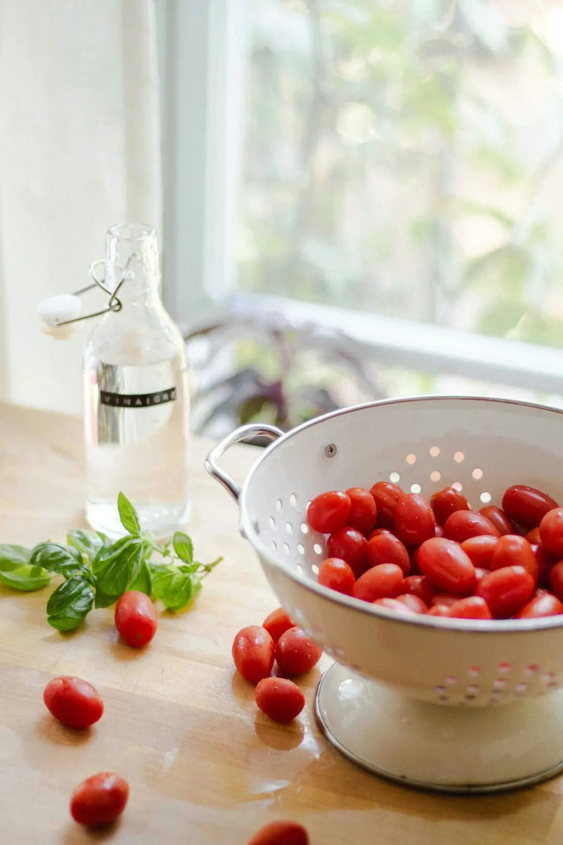 Elevate-Your-Senses-with-the-Natural-Aroma-of-D.M.T.-Tomato-Leaf-Perfume-Oil HAUS OF SMELL